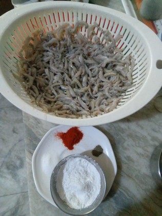 Ingredients of Deep Fried Anchovy